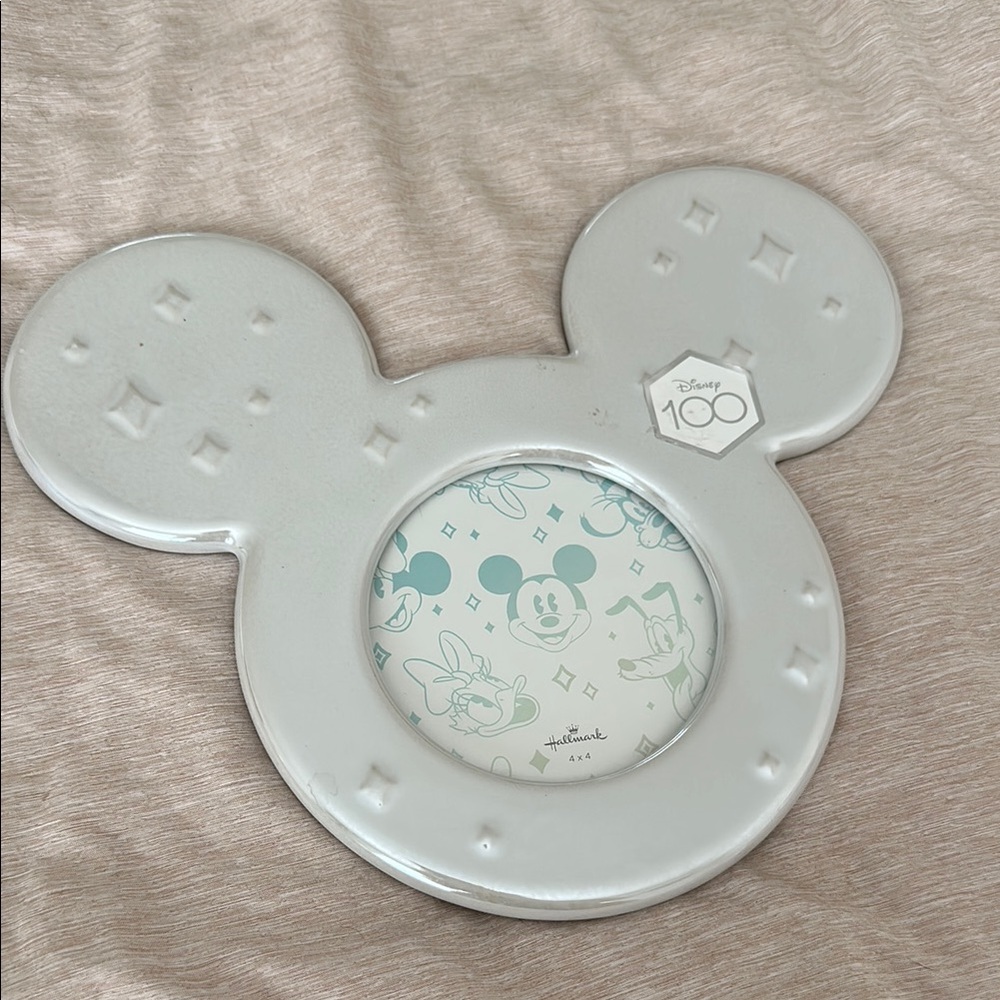 Disney Gray Mickey Mouse Wall Decor